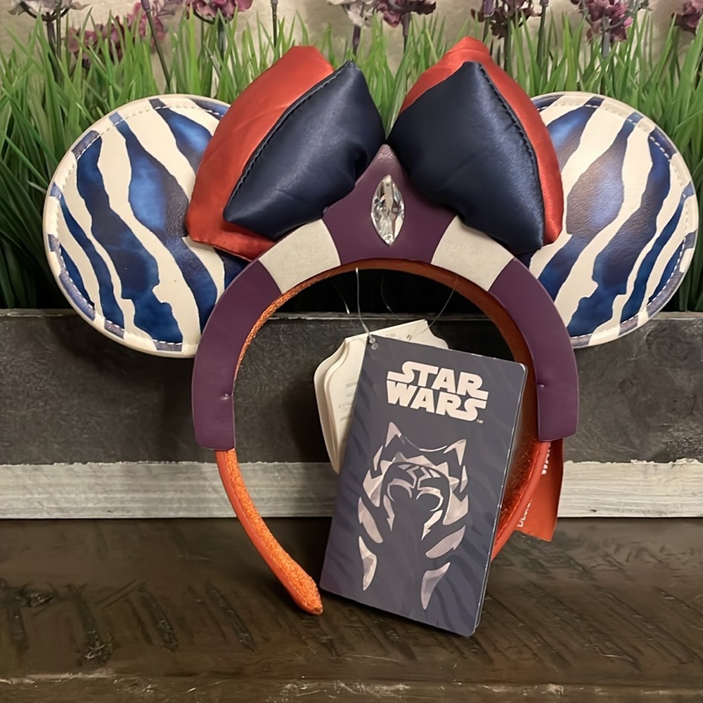 2024 Disney Parks Star Wars Ahsoka Tano Day “I Am No Jedi” Ears Headband NEW - Picture 2 of 5